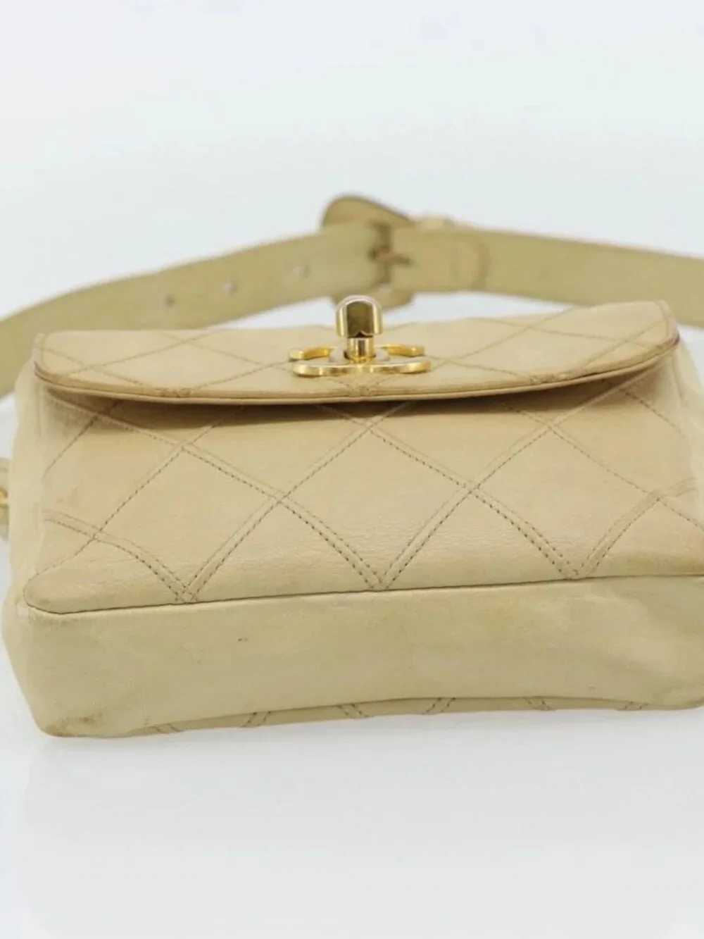 CHANEL Bicolore Waist bag Lamb Skin Beige Gold CC Auth 182545